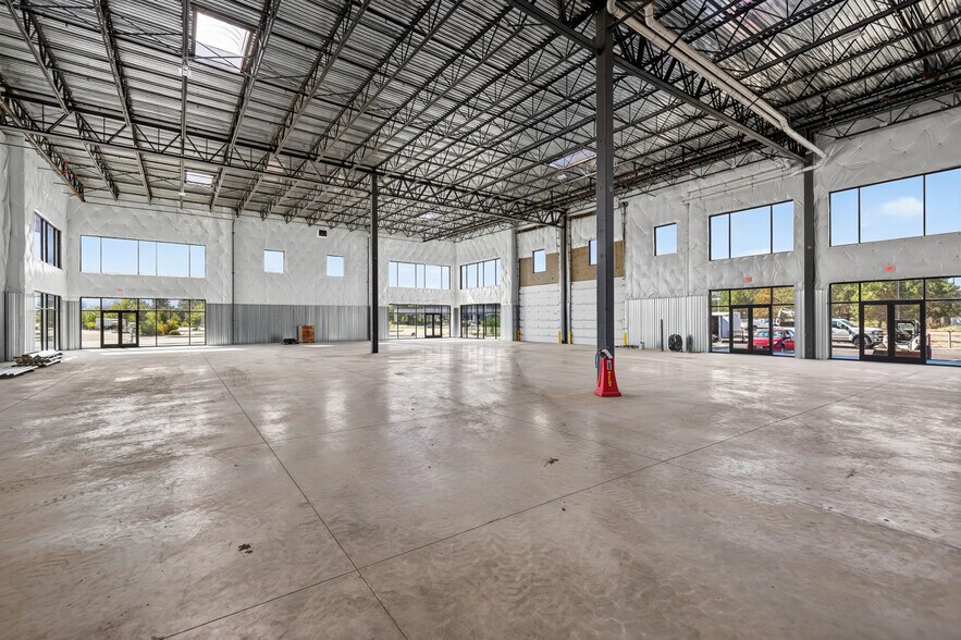 More Photos Of 22421 E Appleway Ave, Liberty Lake Showroom For Lease