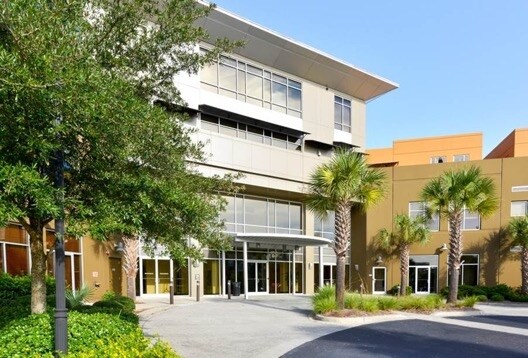 More Photos Of 225 Seven Farms Dr, Daniel Island Office Residential For Lease