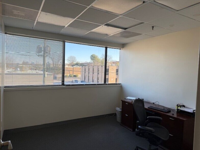 More Photos Of 115 Park St SE, Vienna Medical For Lease