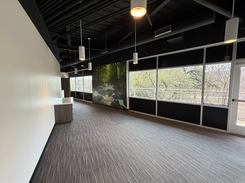 More Photos Of 411 W Main St, Round Rock Unknown For Lease