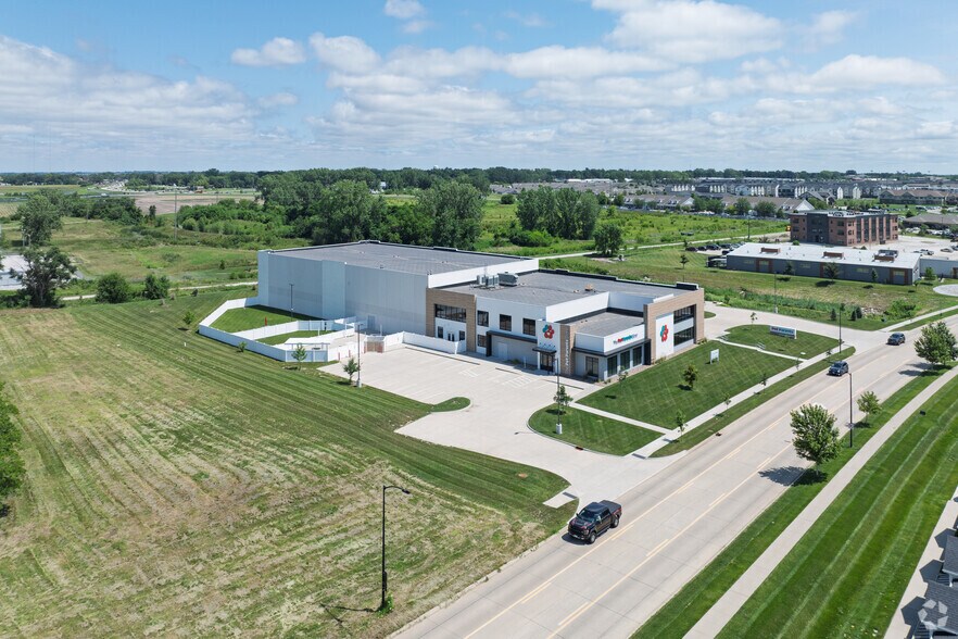 More Photos Of 1808 SW Magazine Rd, Ankeny Office For Sale