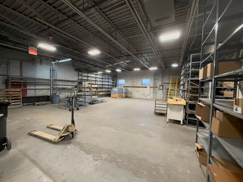 More Photos Of 75 Research Dr, Stamford Manufacturing For Sale