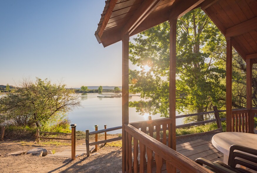 More Photos Of 57662 N Hwy 155 N, Electric City Hotel For Sale