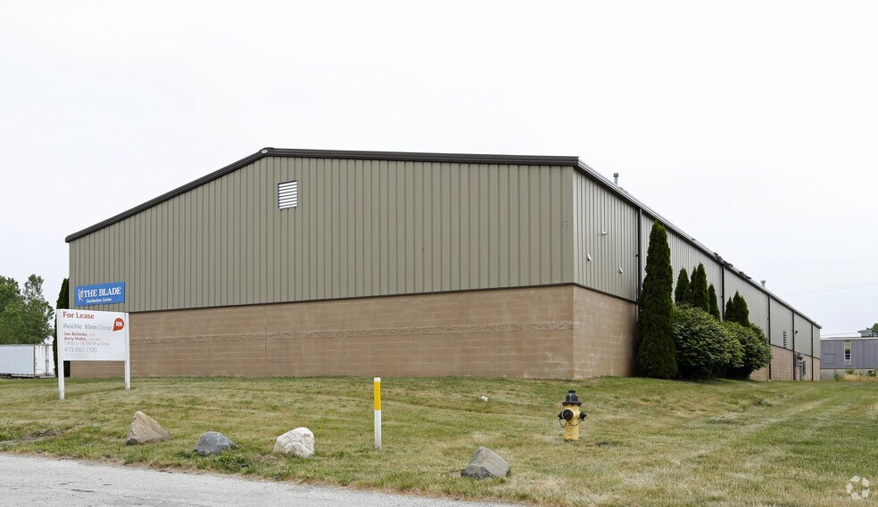 More Photos Of 1605 Shanrock Dr, Holland Warehouse For Lease