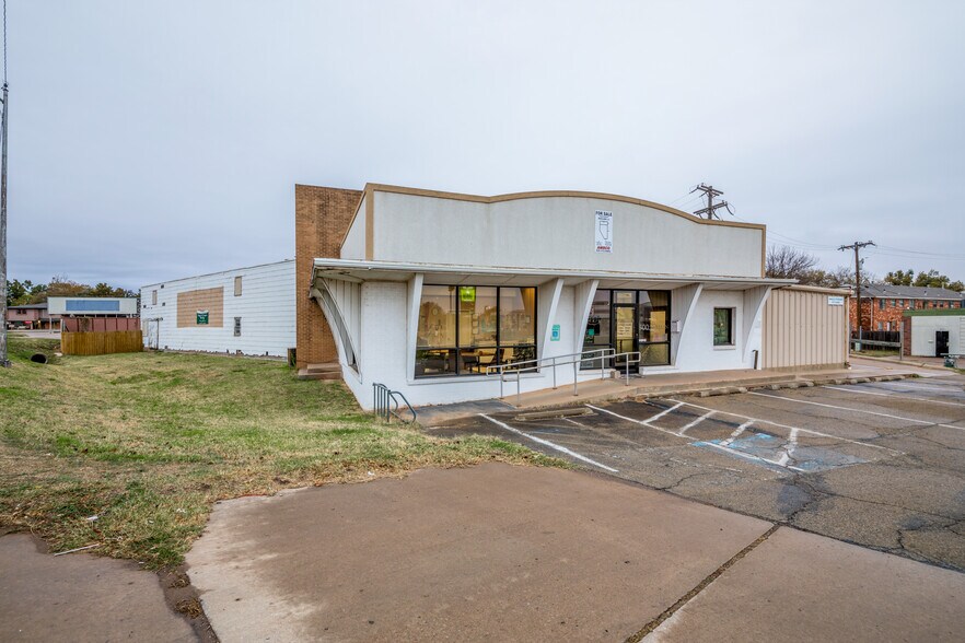 More Photos Of 800 N Main St, Stillwater Office For Sale