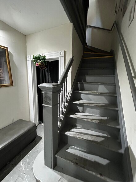 More Photos Of 193 Willow St, Waterbury Apartments For Sale