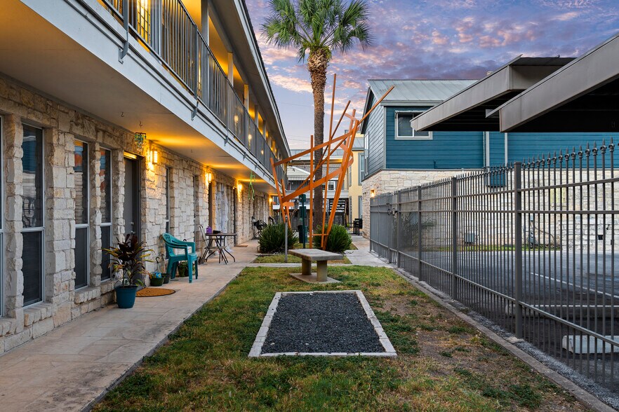 More Photos Of 2526 Durwood St, Austin Apartments For Sale