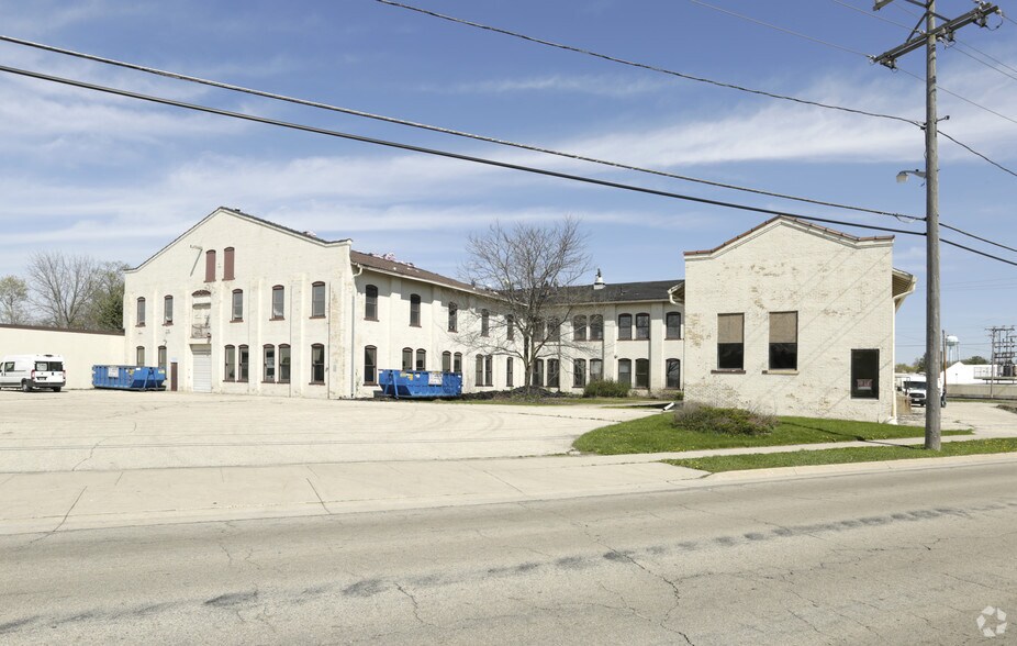 More Photos Of 500 Milford St, Watertown Manufacturing For Lease