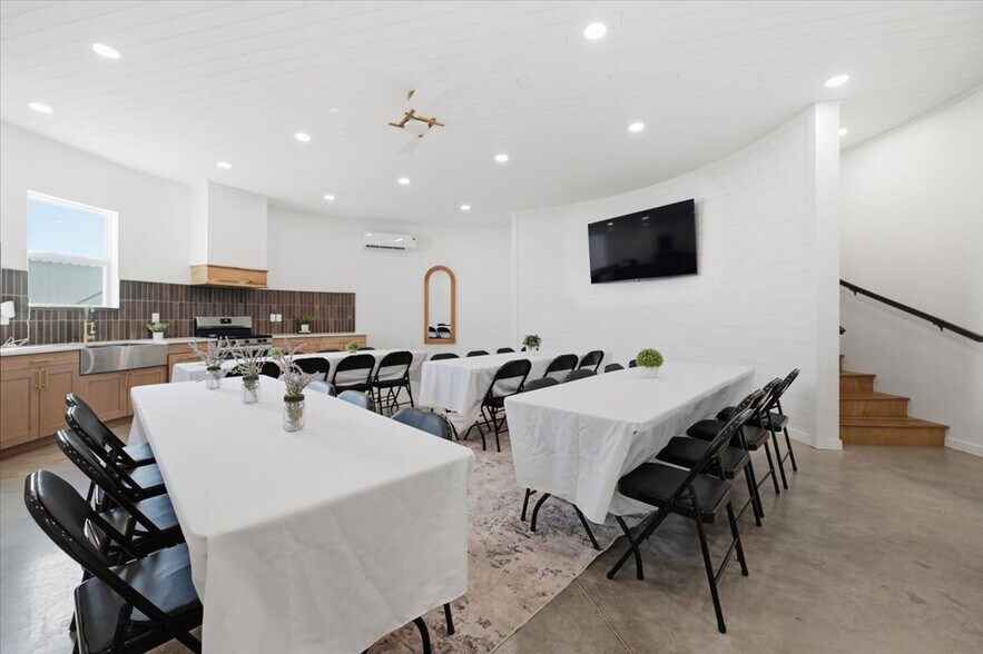 More Photos Of 131 3rd St, Underwood Specialty For Sale