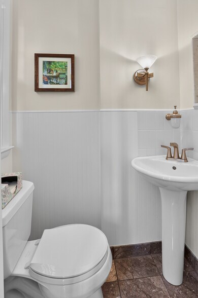 More Photos Of 3554-3556 Woodcrest Ave, Newtown Square Apartments For Sale