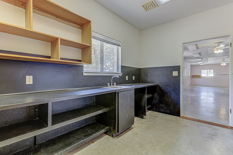 More Photos Of 45 La Buena Vista Dr, Wimberley Schools For Sale