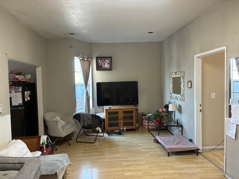 More Photos Of 3014 W Pico Blvd, Los Angeles Storefront Retail Residential For Sale