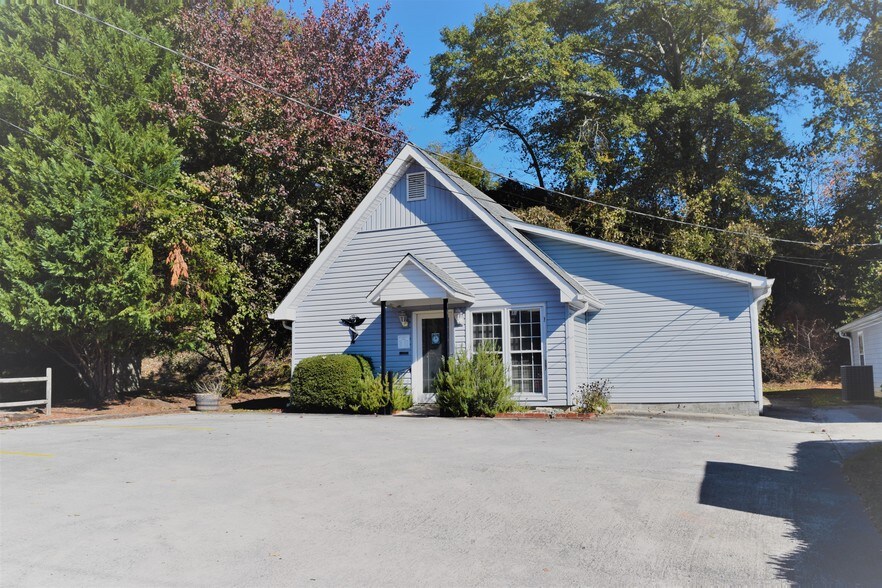 More Photos Of 334 N Broad St, Toccoa Office For Sale