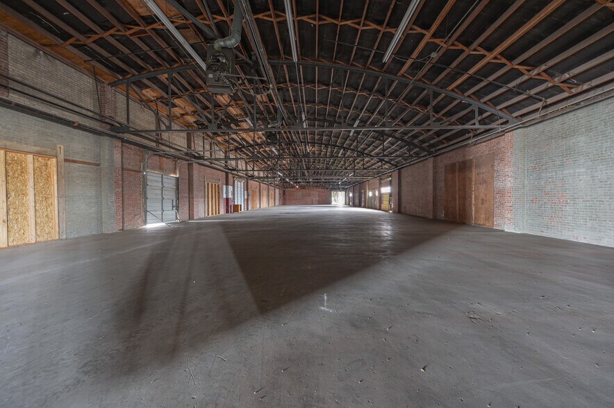 More Photos Of 1701 NW 5th St, Oklahoma City Warehouse For Sale