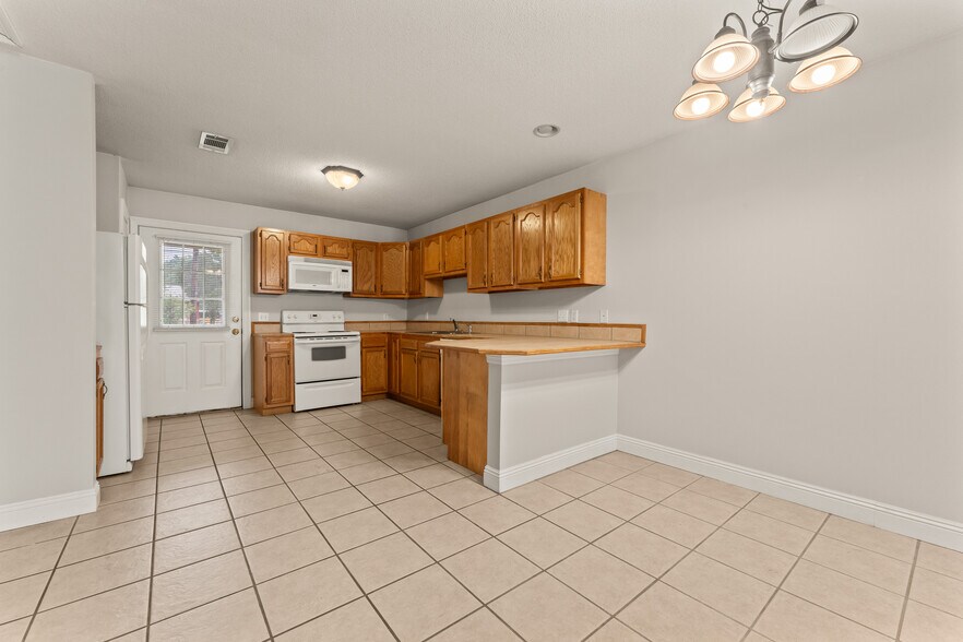 More Photos Of 1300 S Range Rd, Hammond Apartments For Sale