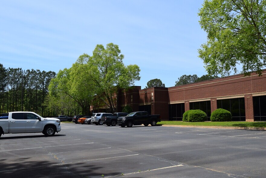 More Photos Of 6445 Shiloh Rd, Alpharetta Office For Sale