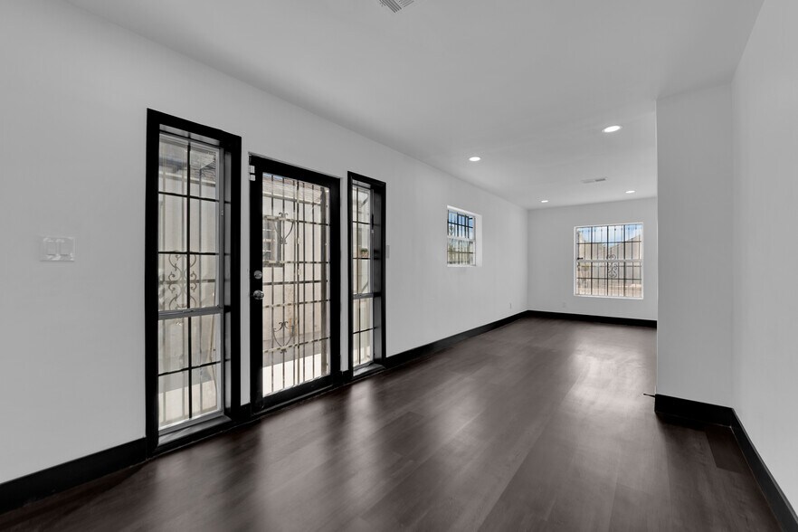 More Photos Of 530 S 7th St, Las Vegas Office Residential For Lease