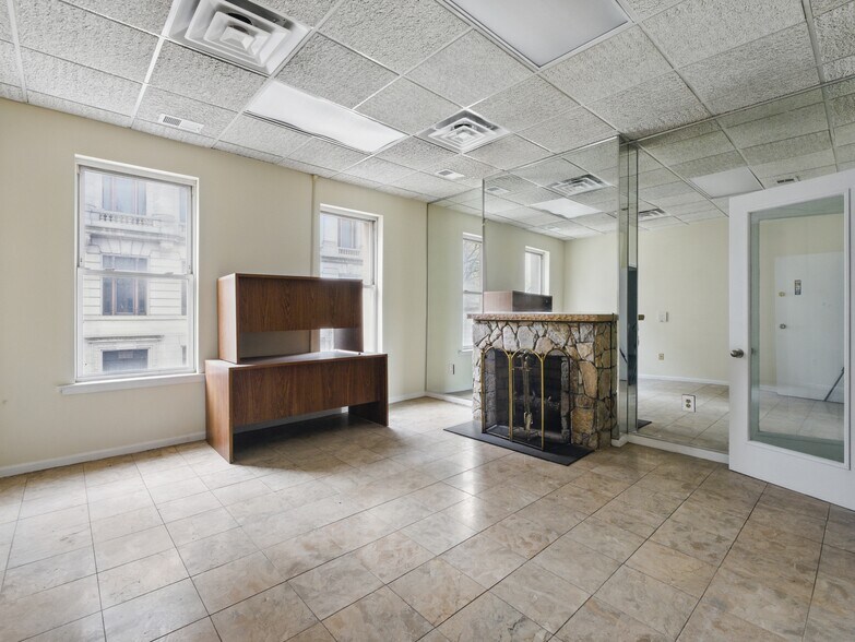 More Photos Of 16 Green St, Newark Office For Lease