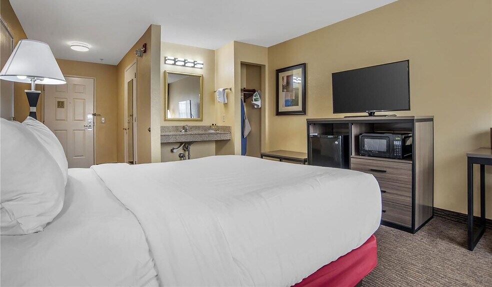 More Photos Of 5041 Academy Ln, Bessemer Hotel For Sale