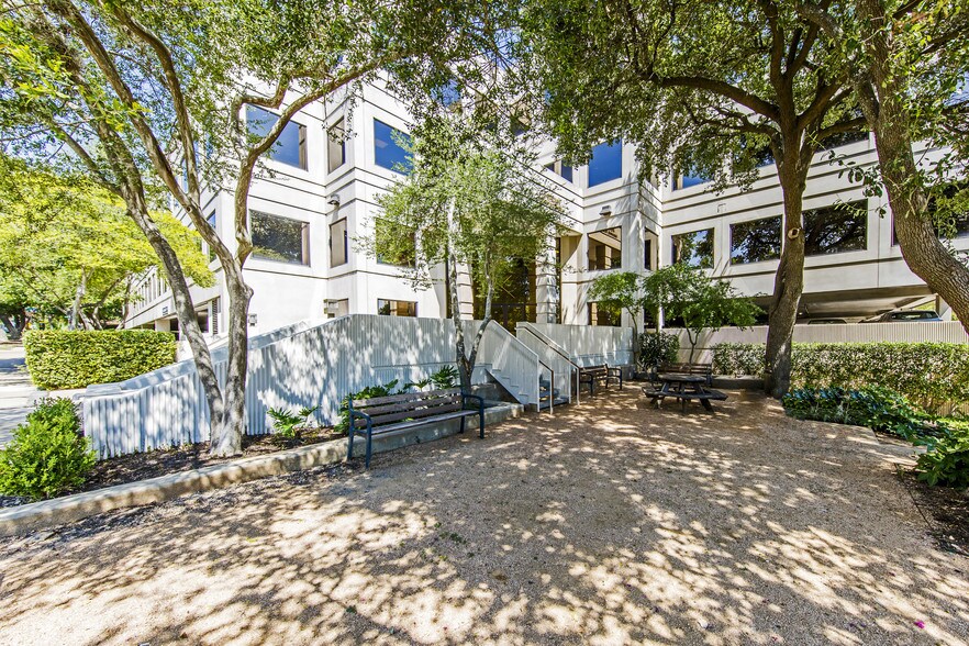 More Photos Of 1601 Rio Grande St, Austin Office For Lease