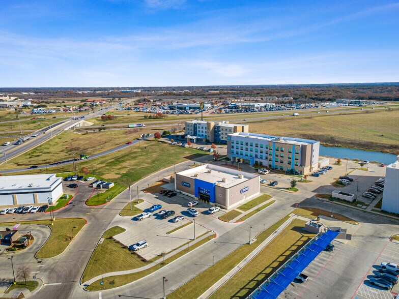 More Photos Of 214 Market Center Dr, Terrell Freestanding For Sale