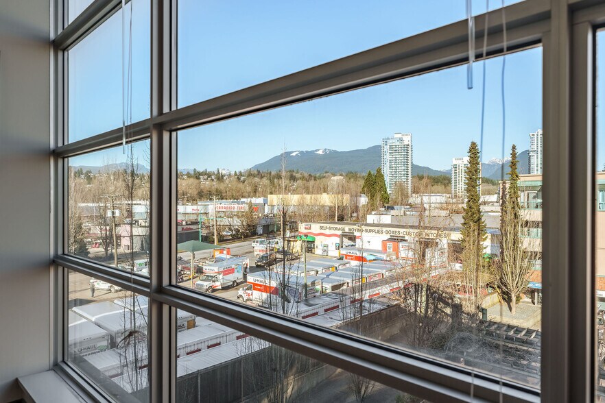 More Photos Of 1460-1488 Main St, North Vancouver District Medical For Sale