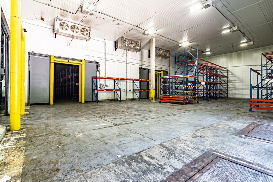 More Photos Of 350 Clark Dr, Mount Olive Warehouse For Lease