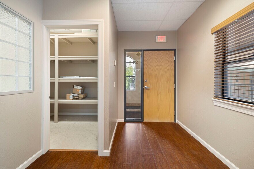More Photos Of 1600 W University Ave, Flagstaff Medical For Sale