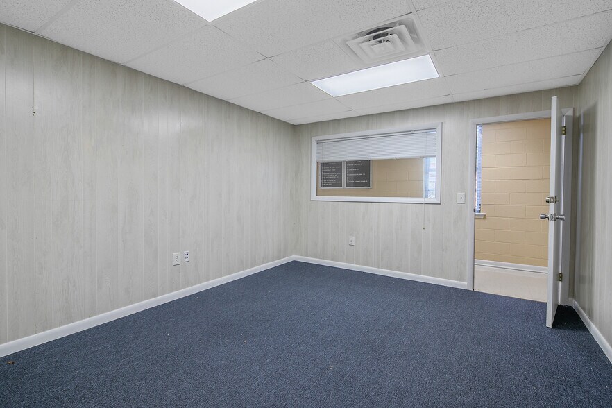 More Photos Of 214 Hawkins Ave, Sanford Medical For Sale