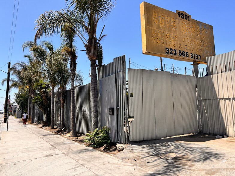 More Photos Of 9523 Alameda St, Los Angeles Land For Lease