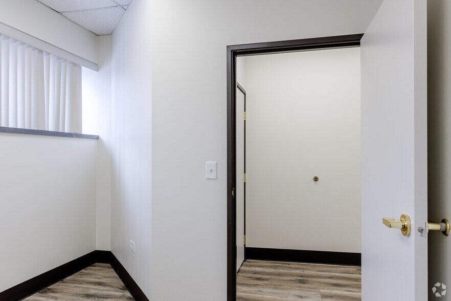 More Photos Of 8853-8859 Fox Dr, Thornton Office For Lease