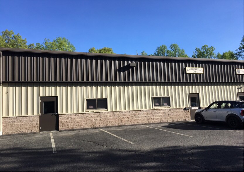More Photos Of 1432 Old Waterbury Rd, Southbury Warehouse For Lease