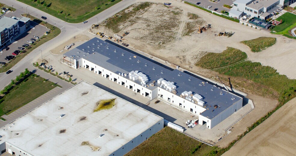 More Photos Of 45 Eric T Smith Way, Aurora Warehouse For Lease