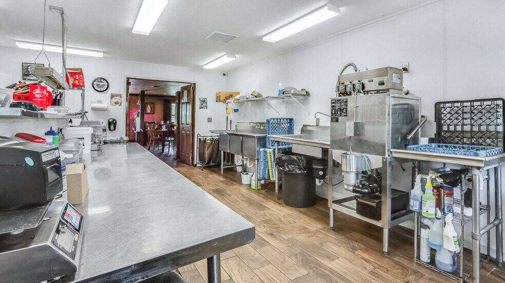 More Photos Of 1114 N Bluebird Rd, Eagle River Bar For Sale