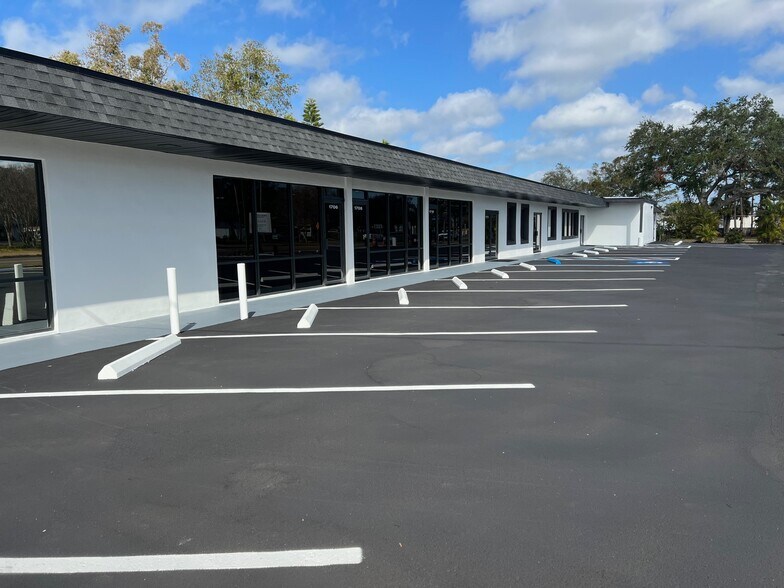 More Photos Of 1710 N Fort Harrison Ave, Clearwater Storefront Retail Office For Lease