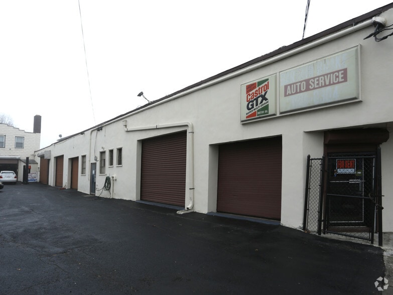 Primary Photo Of 140 E Saint Georges Ave, Linden Auto Repair For Lease