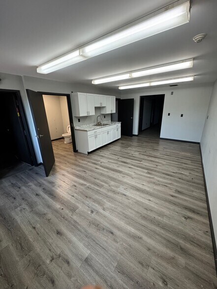 More Photos Of 42 Crestway, Hamden Warehouse For Sale