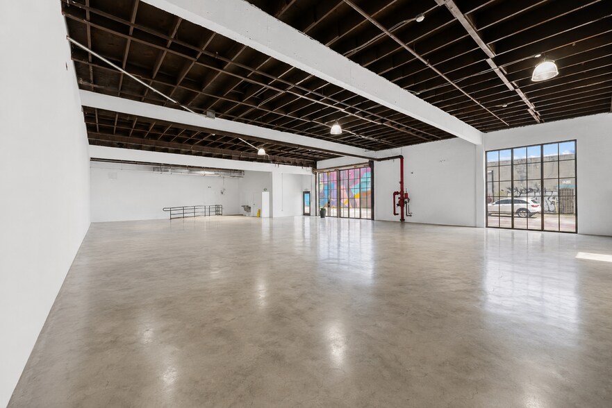 More Photos Of 80 NW 72nd St, Miami Storefront Retail Office For Lease