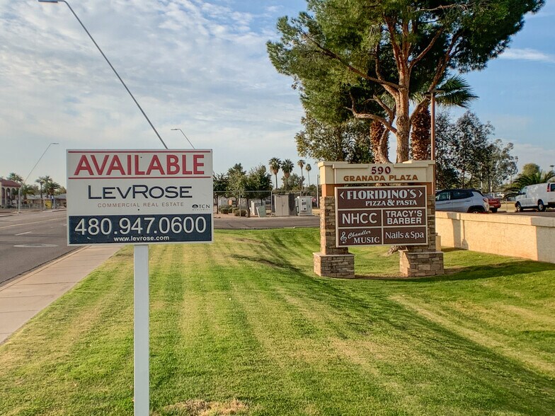 More Photos Of 590 N Alma School Rd, Chandler General Retail For Sale