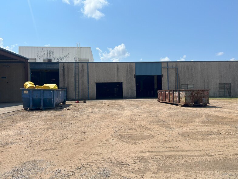 More Photos Of 5030 Flournoy Lucas Rd, Shreveport Manufacturing For Lease