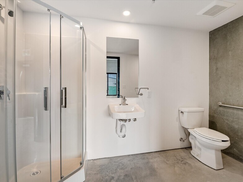 More Photos Of 7342 Industrial Way, Pemberton Flex For Sale
