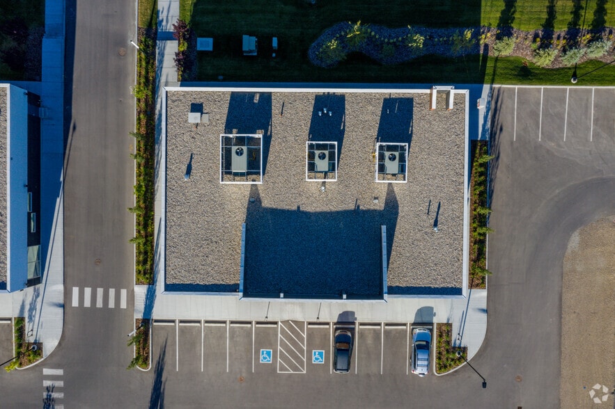 More Photos Of 324 58 Av SE, Calgary Storefront Retail Office For Lease