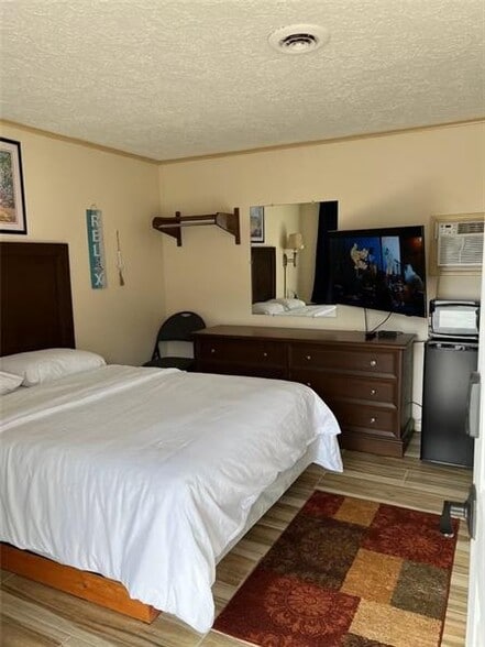 More Photos Of 7909 National Pike, Uniontown Hotel For Sale