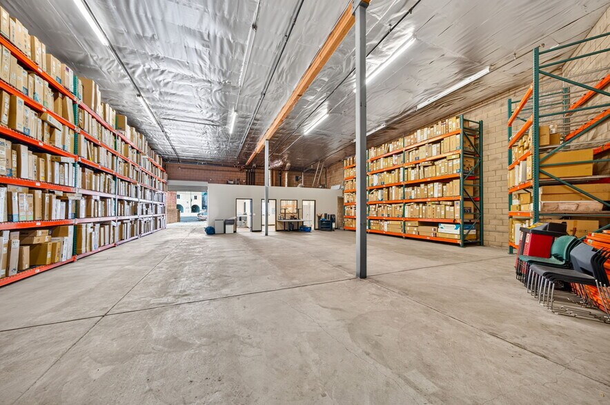 More Photos Of 4910 W Adams Blvd, Los Angeles Industrial For Lease