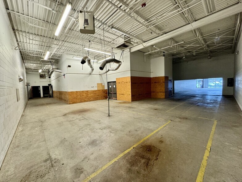 More Photos Of 1588 N Woodland Blvd, Deland Unknown For Lease