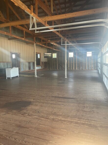 More Photos Of 416 E 16th St, Mount Pleasant Restaurant For Sale