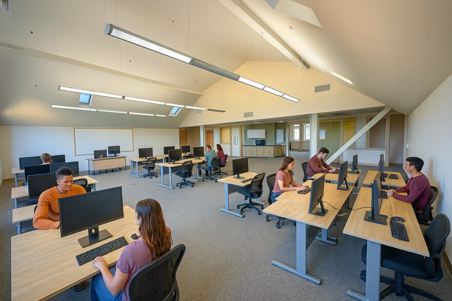 More Photos Of 1003 Gravenstein Hwy, Sebastopol Unknown For Lease