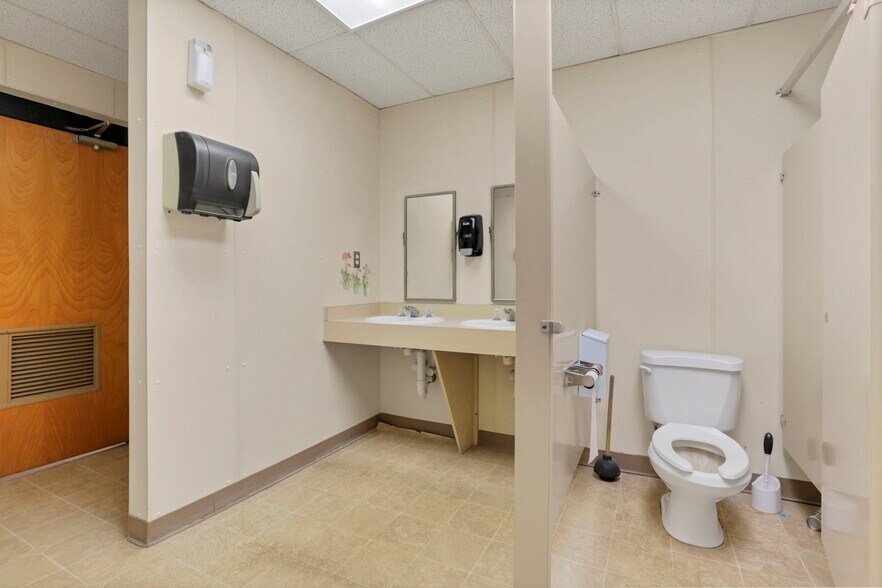 More Photos Of 300 E Auburn Ave, Springfield Office For Sale