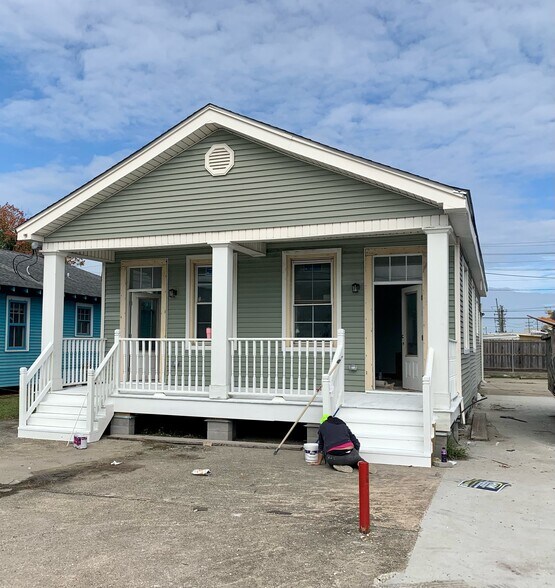 More Photos Of 213-215 Oak Ave, Harahan Medical For Sale