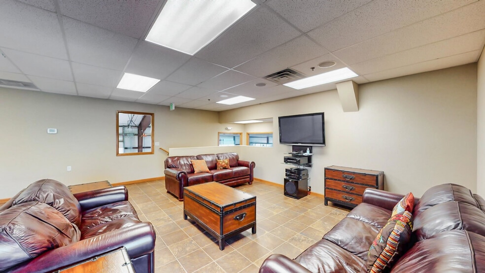 More Photos Of 5740 Boeing Dr, Loveland Warehouse For Sale